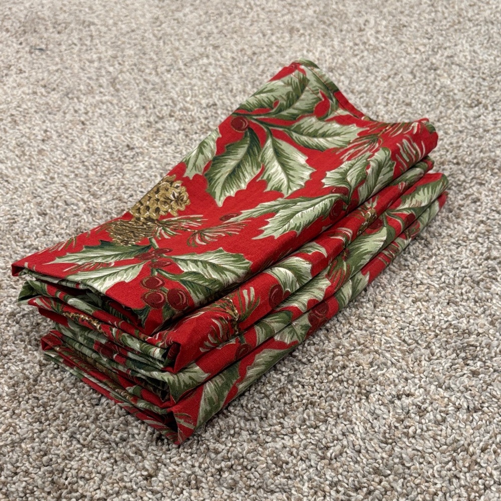 Festive Red and Green Pinecone Cloth Napkin Set of 4